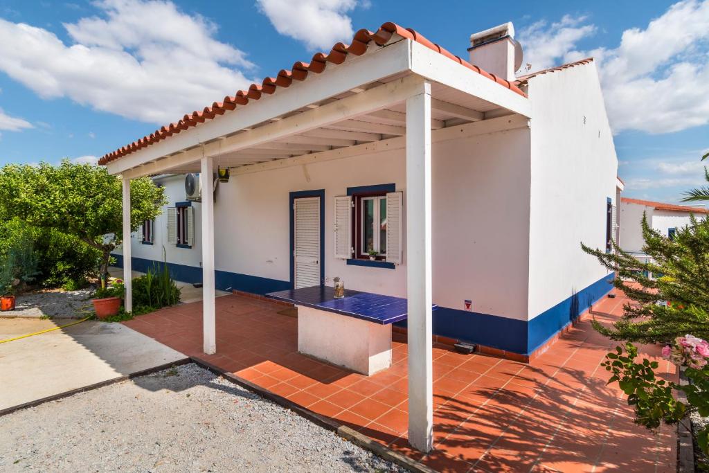 Apartamento com 2 Quartos — Quarto 1: 1 cama de casal · Quarto 2: 1 cama de casal · Sala de estar: 1 sofá-cama